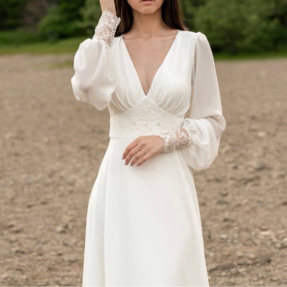 Ivory lace wedding dress, long-sleeve button back long train gown, open back - Picture 9 of 10